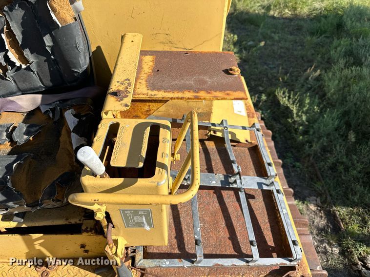 image for item DS2341 1971 Caterpillar D8H crawler tractor