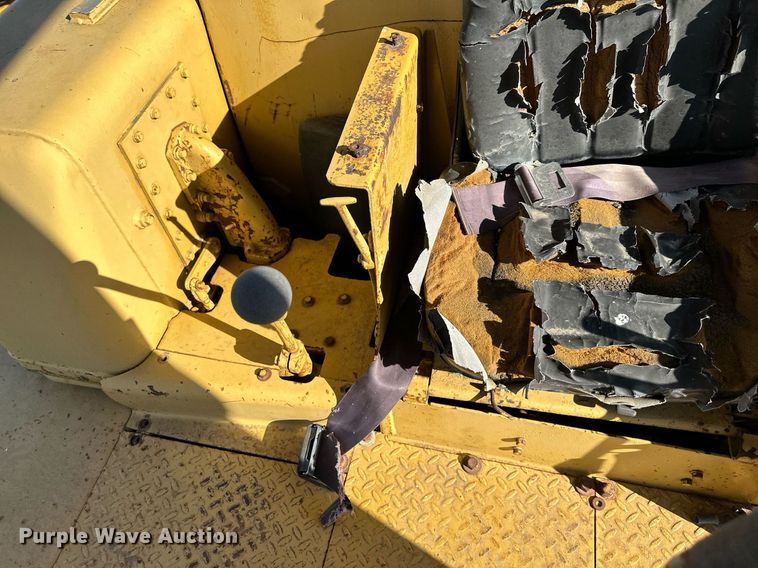 image for item DS2341 1971 Caterpillar D8H crawler tractor