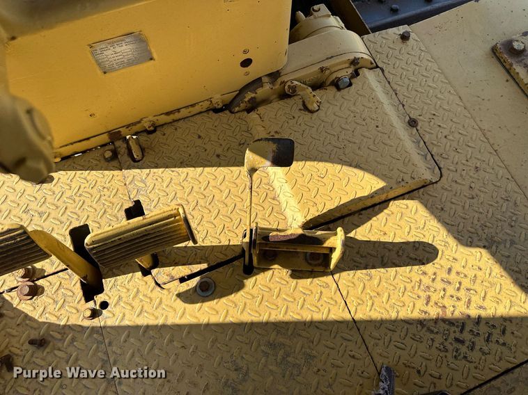 image for item DS2341 1971 Caterpillar D8H crawler tractor