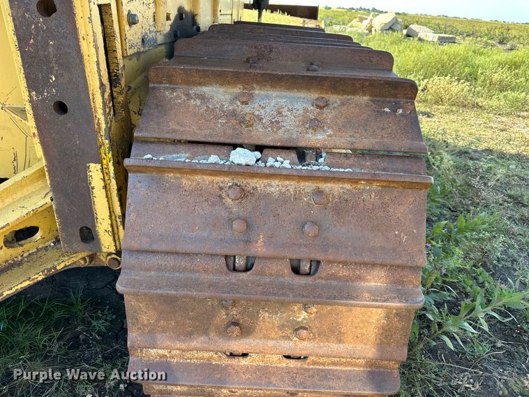 image for item DS2341 1971 Caterpillar D8H crawler tractor