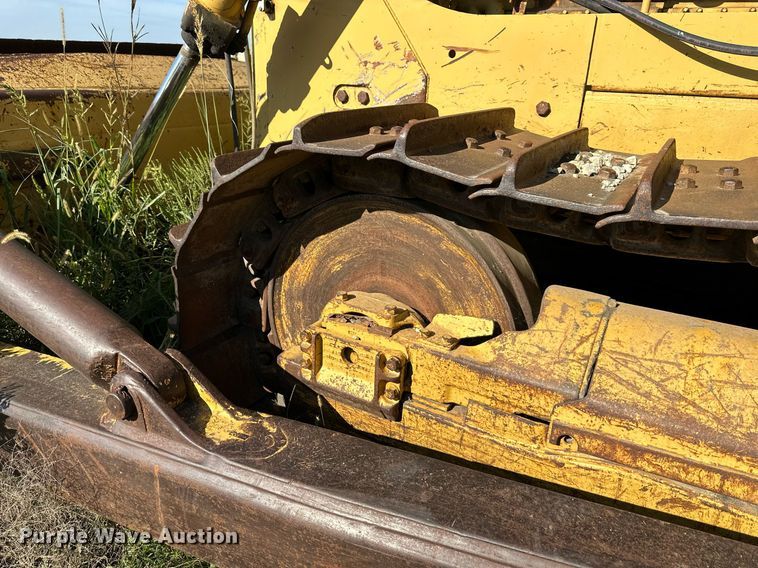 image for item DS2341 1971 Caterpillar D8H crawler tractor
