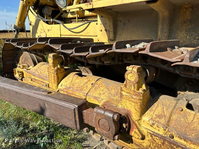 image for item DS2341 1971 Caterpillar D8H crawler tractor