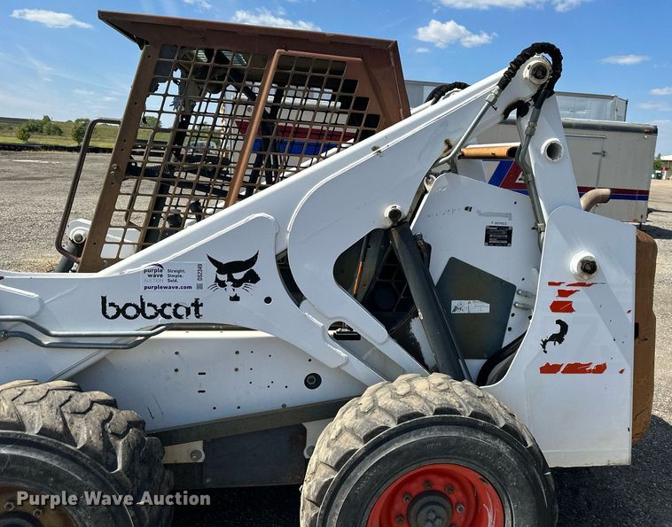 image for item DS2349 1999 Bobcat 873  skid steer loader