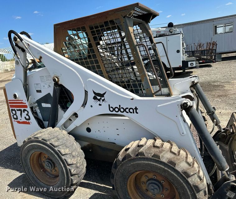 image for item DS2349 1999 Bobcat 873  skid steer loader