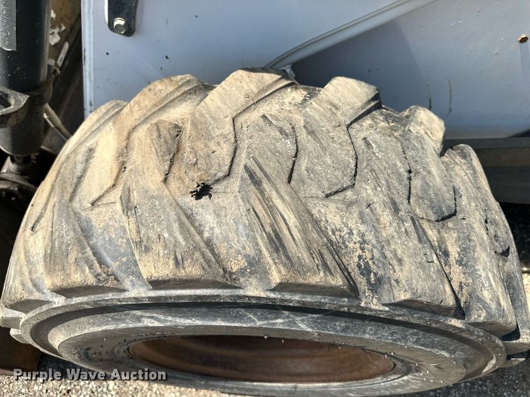 image for item DS2349 1999 Bobcat 873  skid steer loader