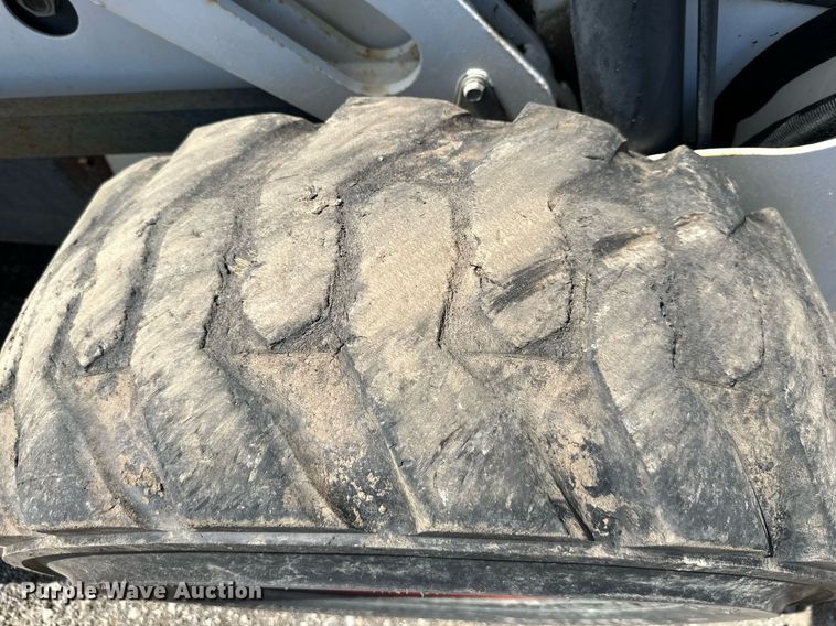 image for item DS2349 1999 Bobcat 873  skid steer loader