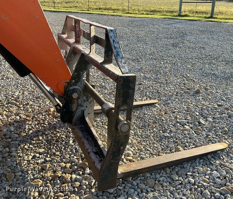 image for item DS2350 2013 JLG SkyTrak 8042  telehandler