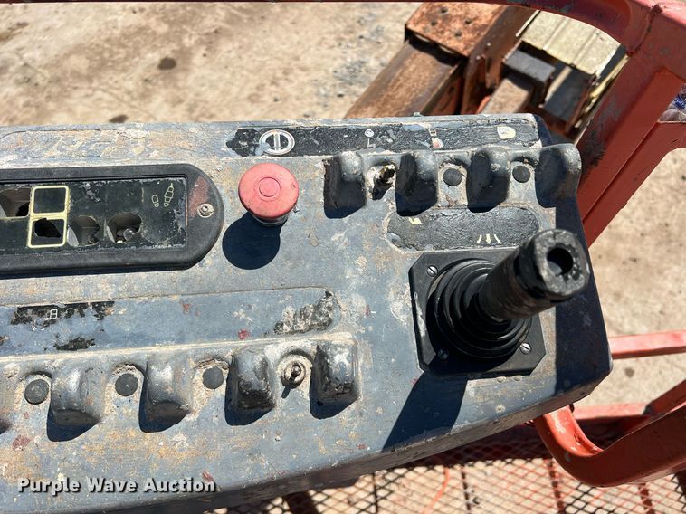 image for item DS2425 2001 JLG 600SC  boom lift