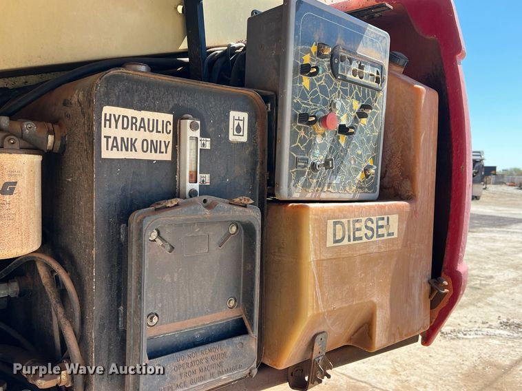 image for item DS2425 2001 JLG 600SC  boom lift