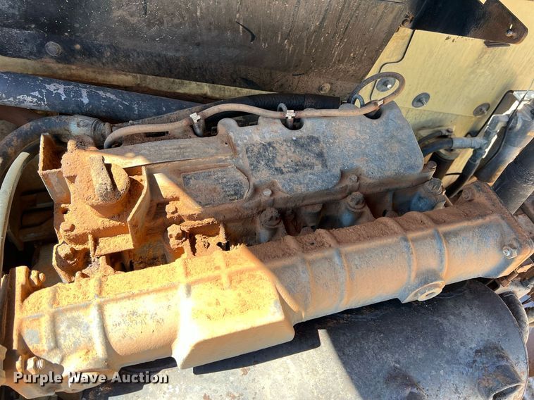 image for item DS2425 2001 JLG 600SC  boom lift