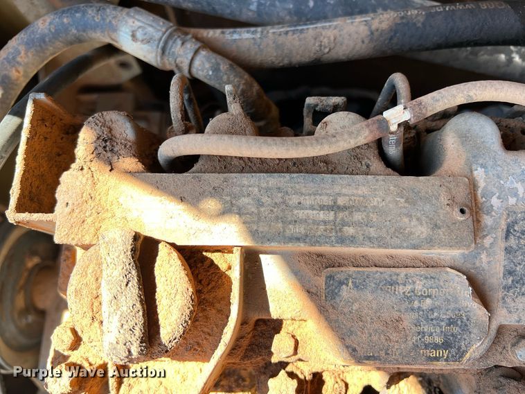 image for item DS2425 2001 JLG 600SC  boom lift