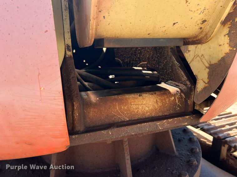 image for item DS2425 2001 JLG 600SC  boom lift