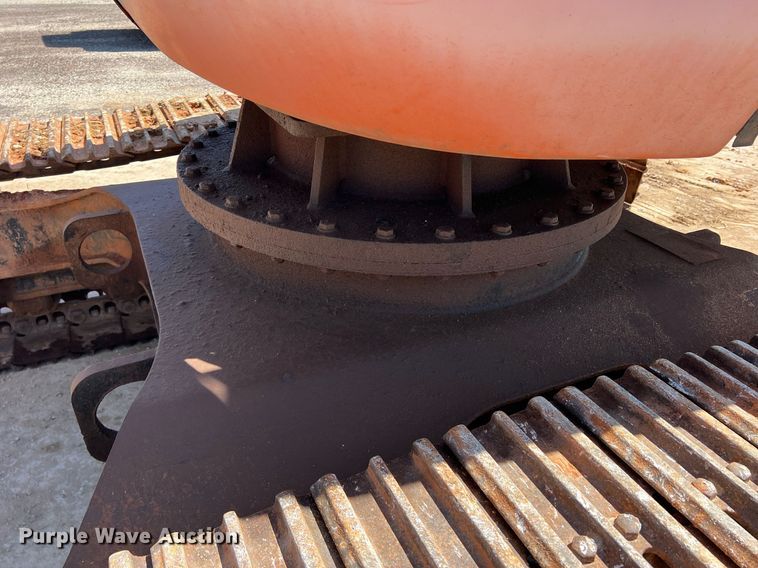 image for item DS2425 2001 JLG 600SC  boom lift