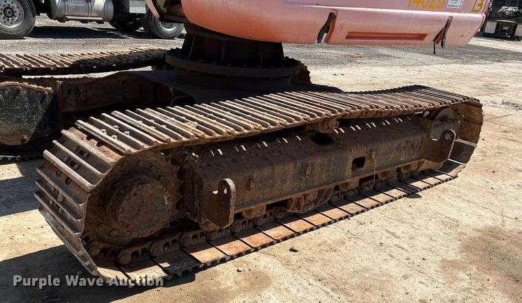 image for item DS2425 2001 JLG 600SC  boom lift