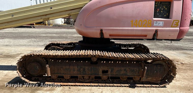 image for item DS2425 2001 JLG 600SC  boom lift