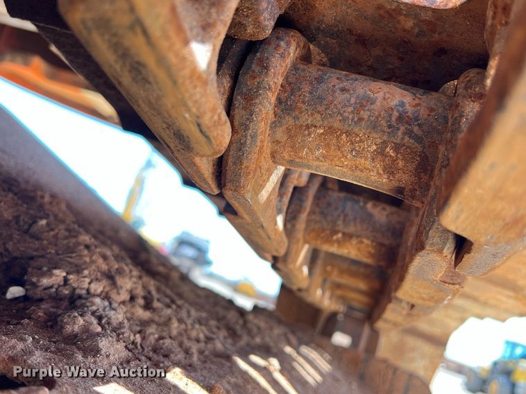 image for item DS2425 2001 JLG 600SC  boom lift