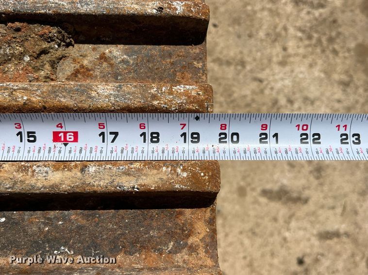 image for item DS2425 2001 JLG 600SC  boom lift