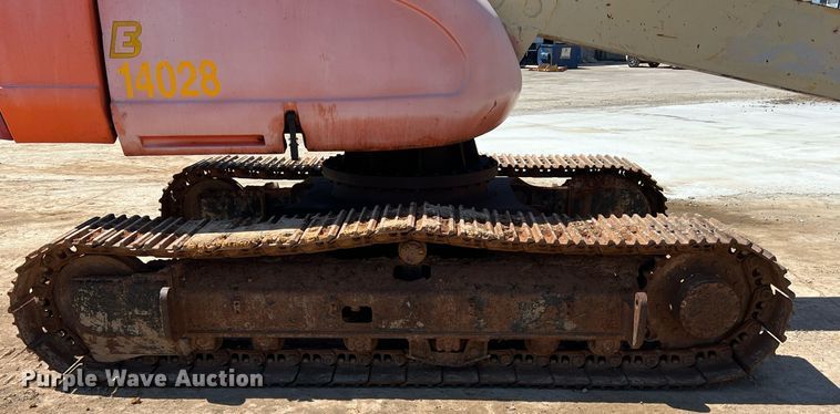 image for item DS2425 2001 JLG 600SC  boom lift