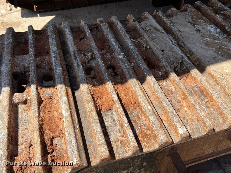 image for item DS2425 2001 JLG 600SC  boom lift