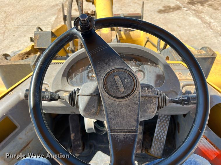 image for item DS2426 2007 Komatsu WA320-5L  wheel loader