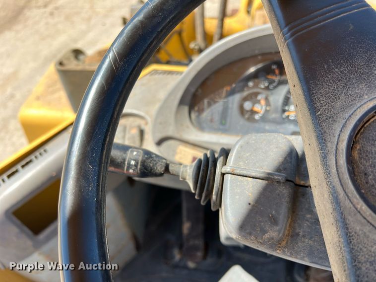 image for item DS2426 2007 Komatsu WA320-5L  wheel loader