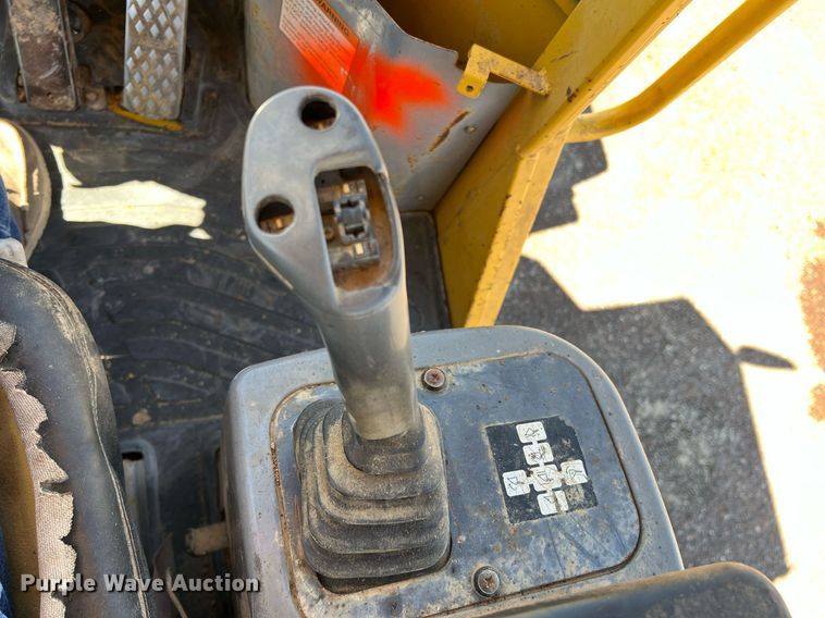 image for item DS2426 2007 Komatsu WA320-5L  wheel loader