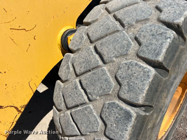image for item DS2426 2007 Komatsu WA320-5L  wheel loader