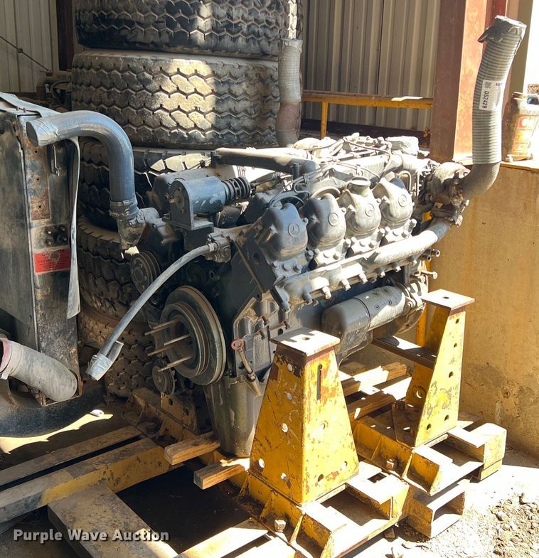 image for item DS2429 Mercedes Benz OM 422 A  engine