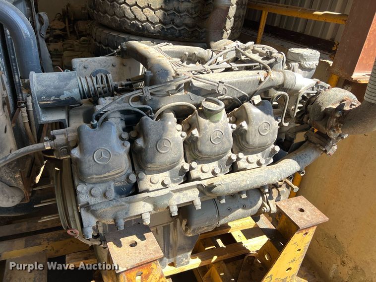 image for item DS2429 Mercedes Benz OM 422 A  engine