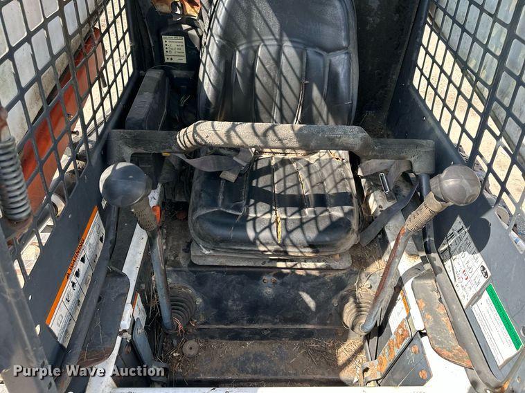 image for item DV1003 1997 Bobcat 963  skid steer loader