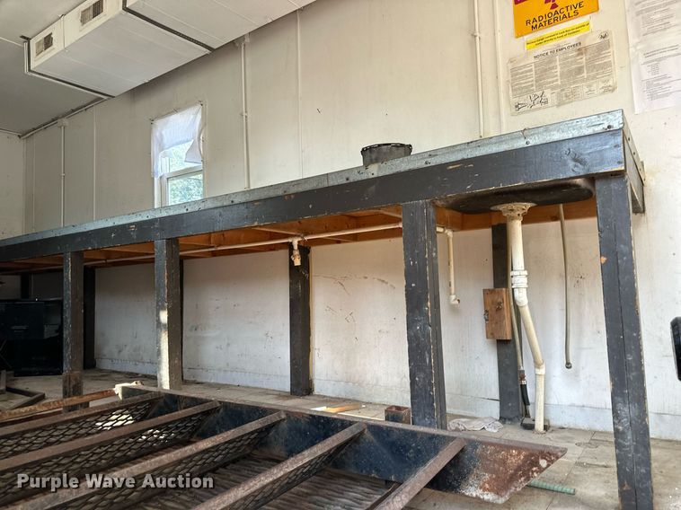 image for item DV1005 1985 Fruehauf DDT mobile office