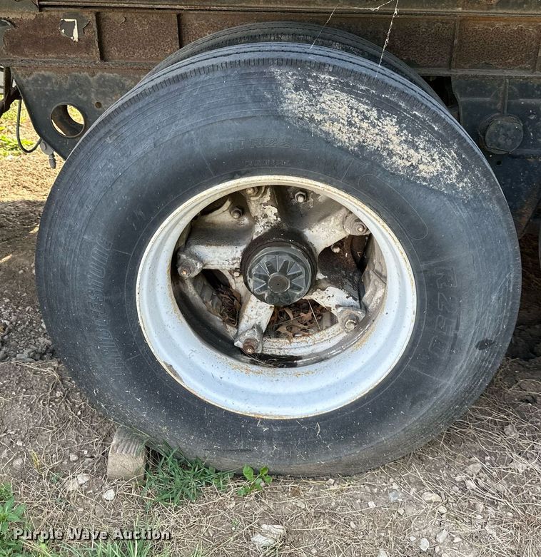 image for item DV1005 1985 Fruehauf DDT mobile office