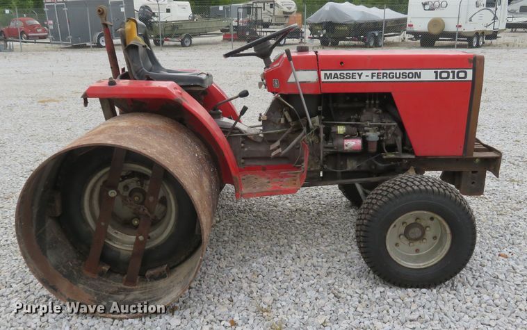 image for item FB9857 1992 Massey Ferguson 1010  tractor