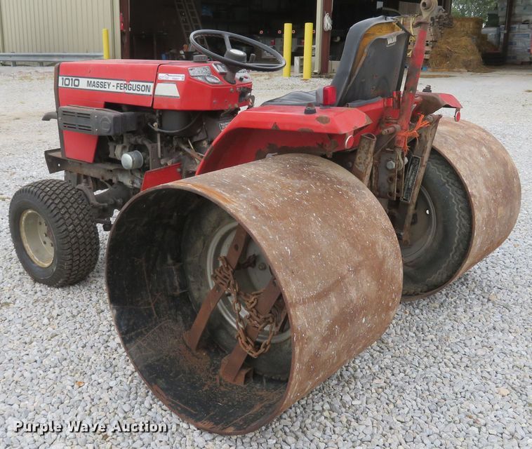 image for item FB9857 1992 Massey Ferguson 1010  tractor
