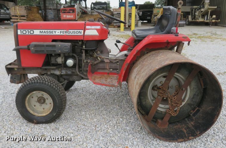 image for item FB9857 1992 Massey Ferguson 1010  tractor