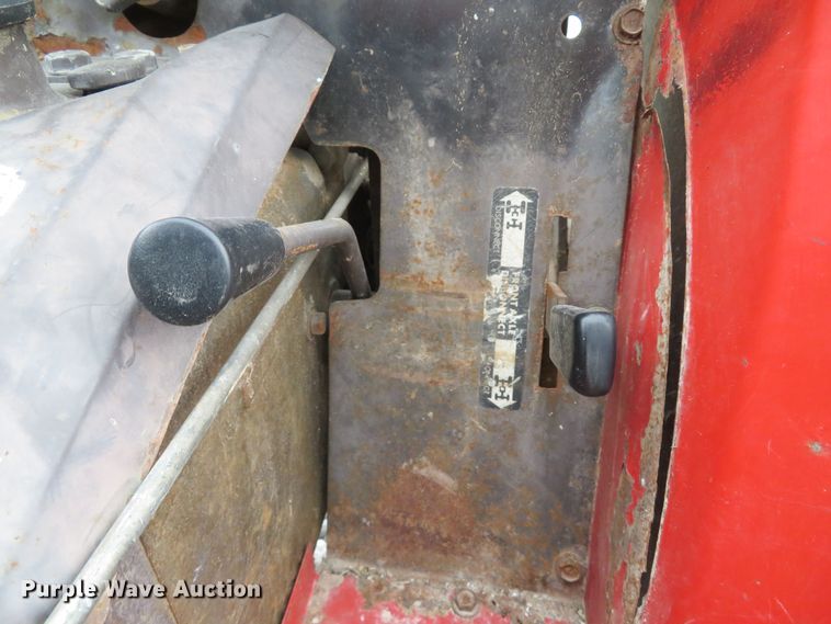 image for item FB9857 1992 Massey Ferguson 1010  tractor