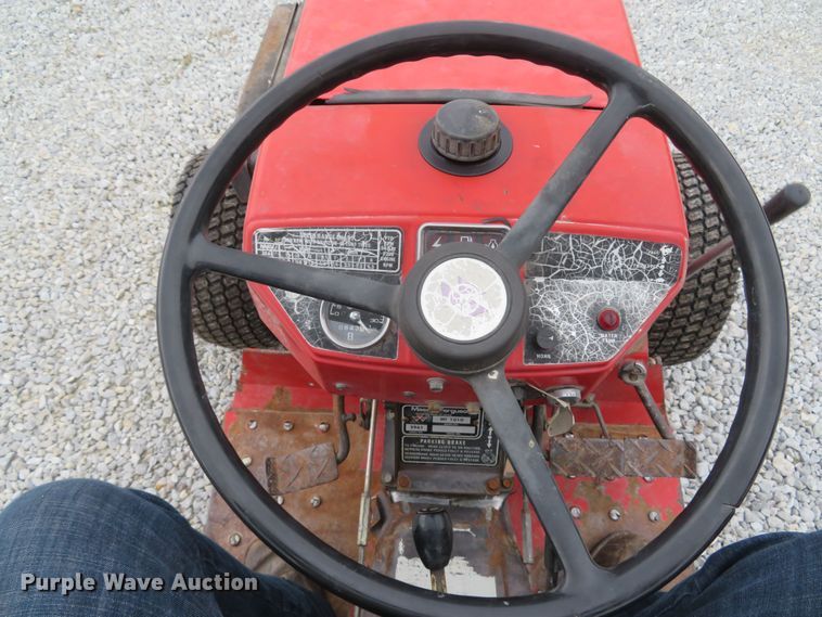 image for item FB9857 1992 Massey Ferguson 1010  tractor