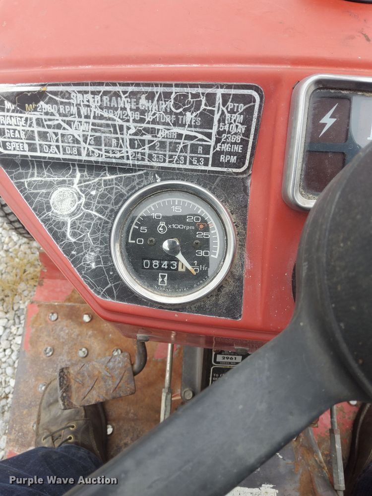 image for item FB9857 1992 Massey Ferguson 1010  tractor
