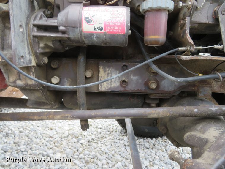 image for item FB9857 1992 Massey Ferguson 1010  tractor