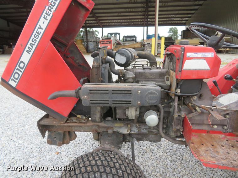 image for item FB9857 1992 Massey Ferguson 1010  tractor