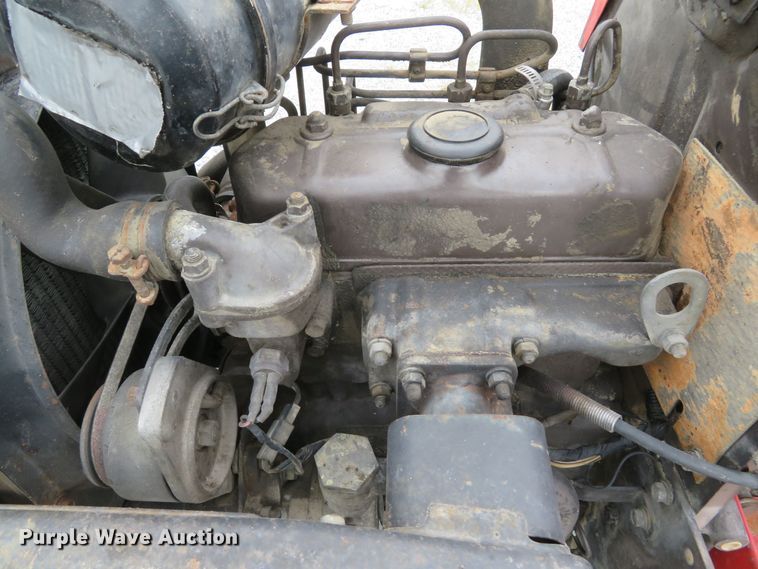 image for item FB9857 1992 Massey Ferguson 1010  tractor