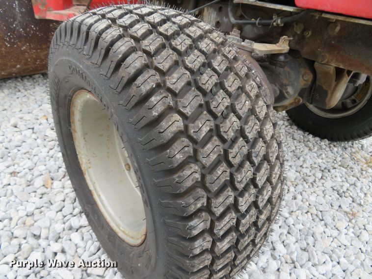 image for item FB9857 1992 Massey Ferguson 1010  tractor