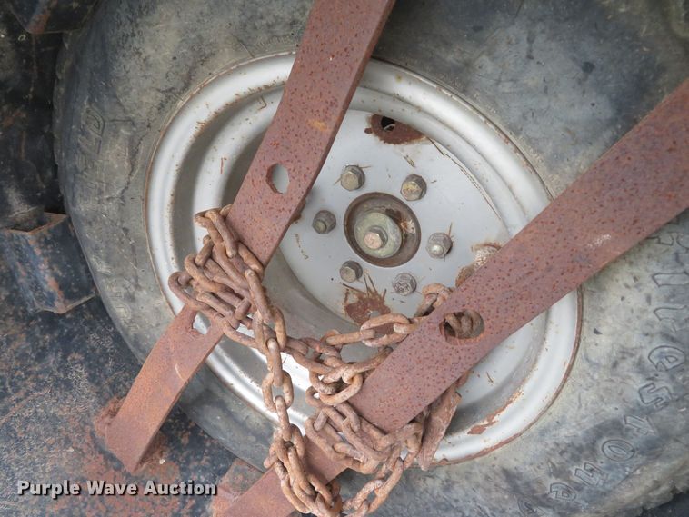 image for item FB9857 1992 Massey Ferguson 1010  tractor