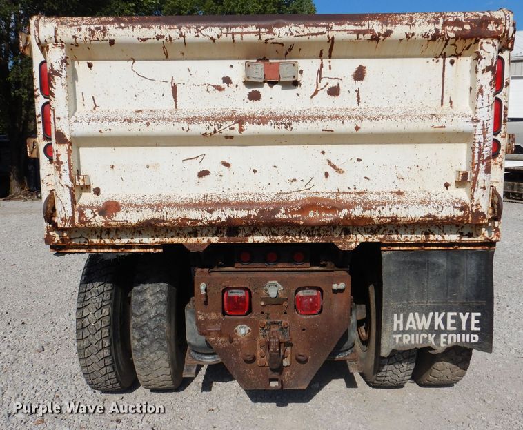 image for item IQ9771 1994 Ford LA9000  dump truck