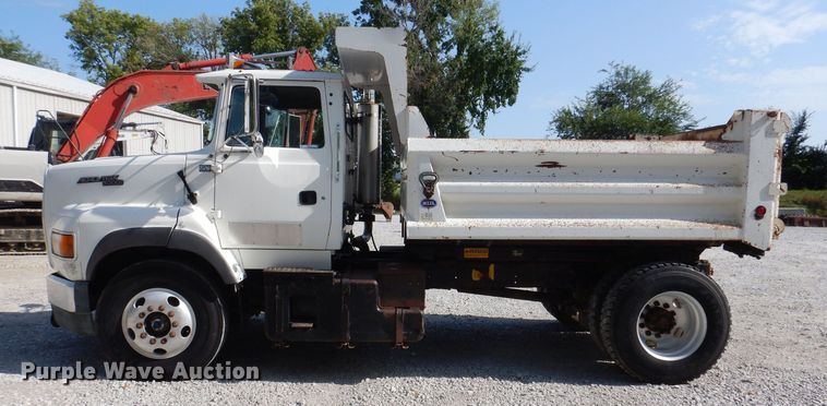 image for item IQ9771 1994 Ford LA9000  dump truck