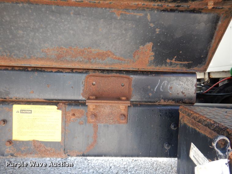 image for item IQ9771 1994 Ford LA9000  dump truck