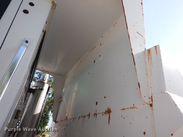 image for item IQ9771 1994 Ford LA9000  dump truck