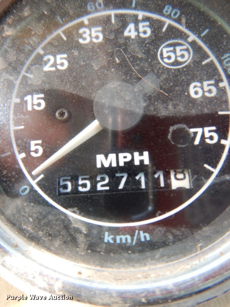 image for item IQ9771 1994 Ford LA9000  dump truck