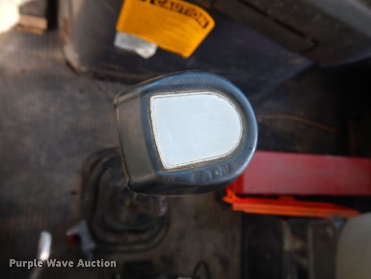 image for item IQ9771 1994 Ford LA9000  dump truck