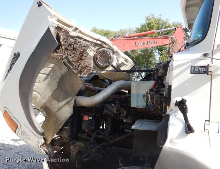 image for item IQ9771 1994 Ford LA9000  dump truck